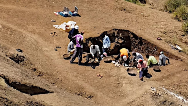Oldowan tools found in Kenya: 'The excavation site in Nyayanga where hundreds of stone tools dating to roughly 2.9 million years ago were found' (February 10, 2023) Text, BBC News; photo, Reuters