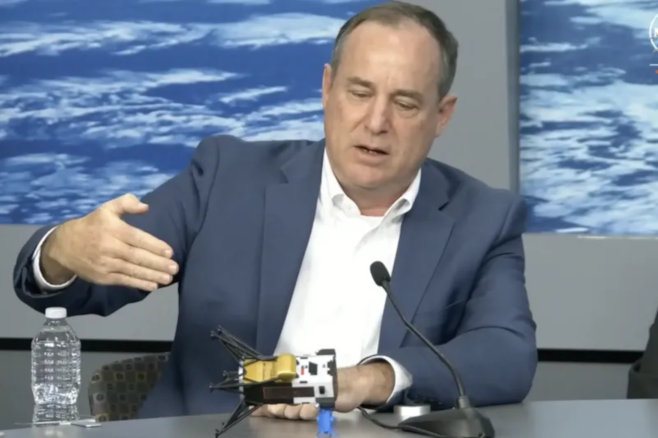 Screenshot from 'NASA News Conference on Intuitive Machines' First Lunar Landing' NASA video (https://www.youtube.com/live/ZWEwR8fscFY?si=-v1jQP4NOEXjOSO4): Intuitive Machines CEO Steve Altemus shows what may have happened during the IM-1 Odyssey landing. (February 23, 2024)